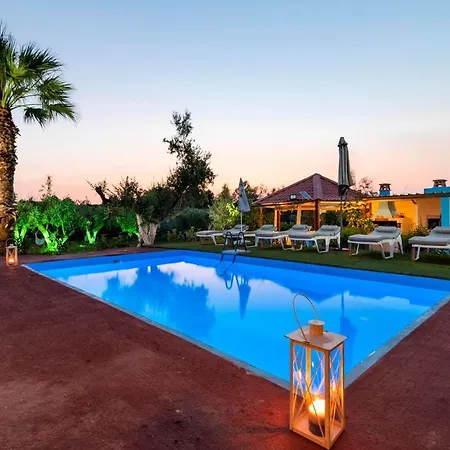 Holiday home Jimmy's Pool House *