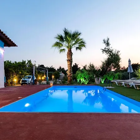 Jimmy's Pool House * Kremasti (Rhodes)