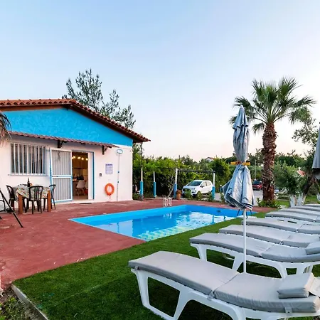 Holiday home Jimmy's Pool House *