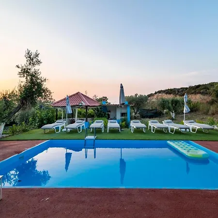 Jimmy's Pool House Holiday home *