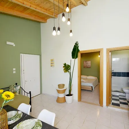 Jimmy's Pool House Kremastí