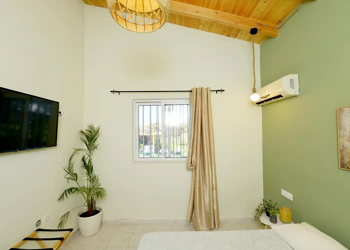 Jimmy's Pool House *