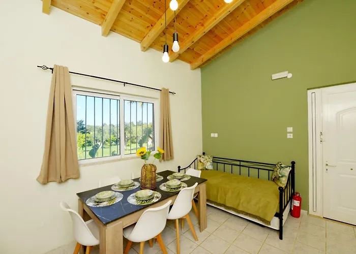Jimmy's Pool House Tatil Evi