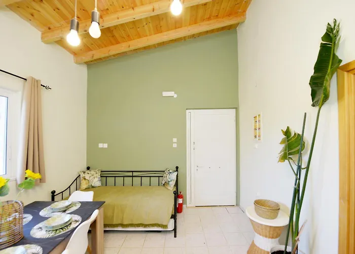 Jimmy's Pool House Tatil Evi Kremastí